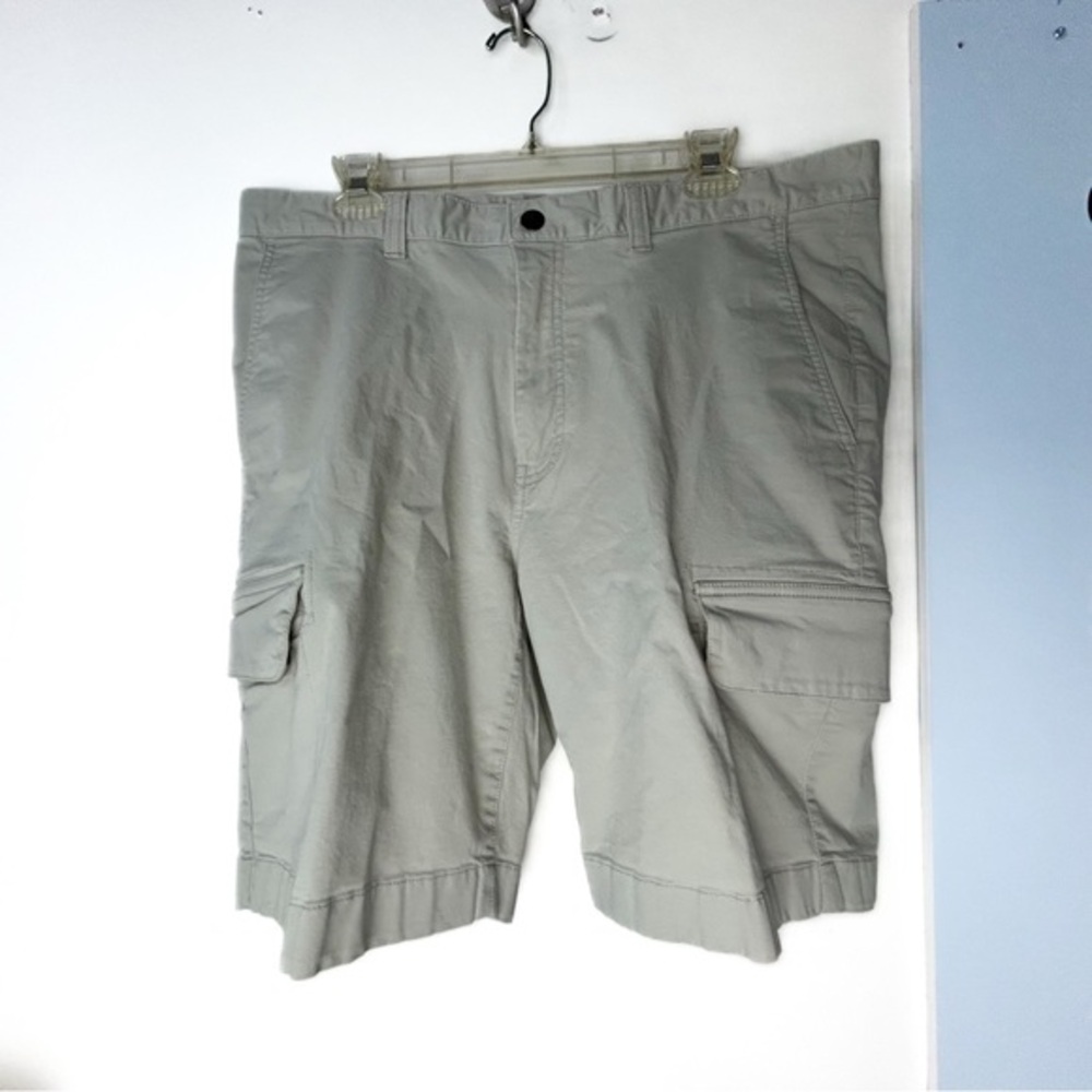 Rowm White Cargo Flat Front Golf Shorts‎ 38 Men's